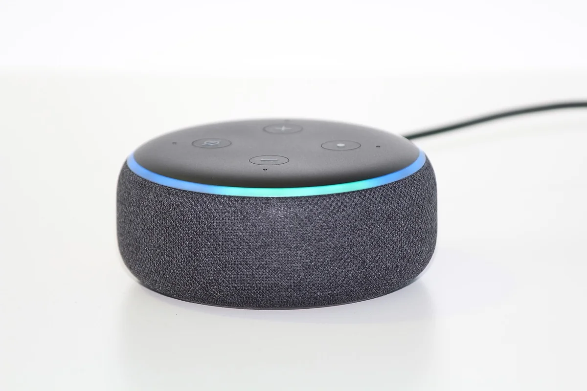 Comment connecter Alexa facilement : guide complet 2026